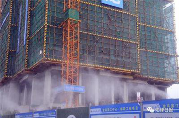 600㎡砂子露天堆放未覆蓋造成揚(yáng)塵污染，天津某公司被罰4.5萬(wàn)元