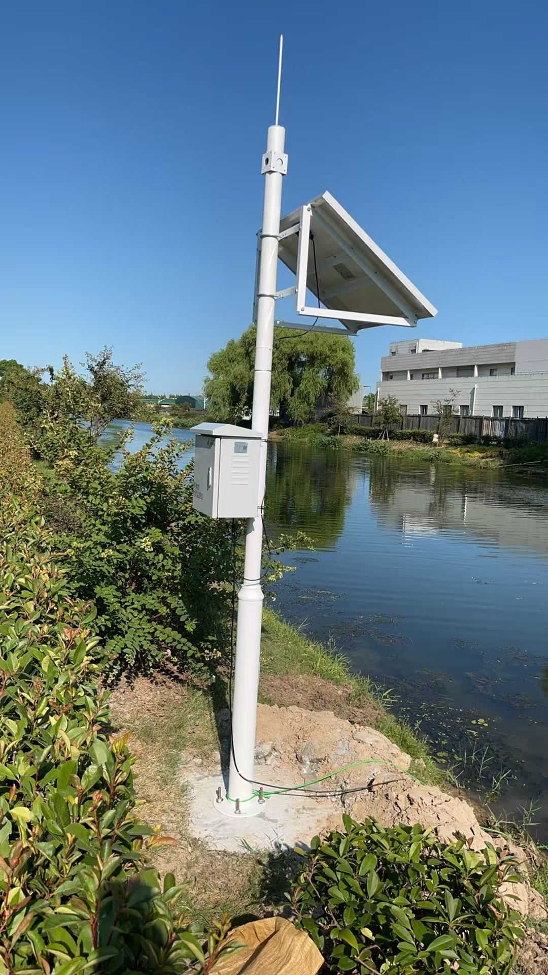 立桿 (2).jpg 立桿 (2).jpg