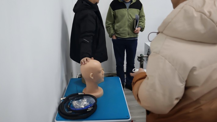 微信圖片_20260128102410.jpg 全自動呼吸器綜合檢測儀:廣東XX公司到訪上海程斯,進行技術交流